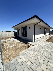 Bocalin Home vinde casa nou Santandrei (Gard Inclus)