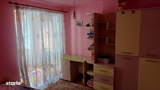 Inchiriez apartament 3 camere decomandat