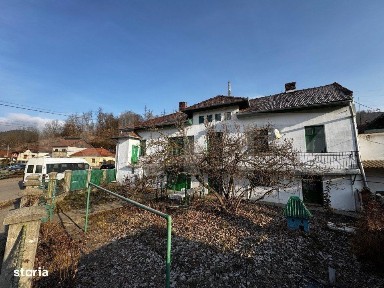Casa, spatiu comercial si garaj, zona centrala in Zlatna