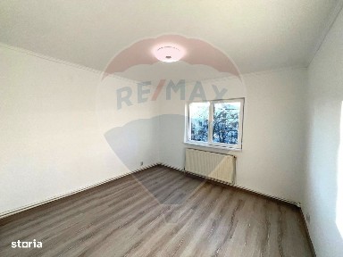 Apartament cu 3 camere de vânzare strada BICAZ zona URA