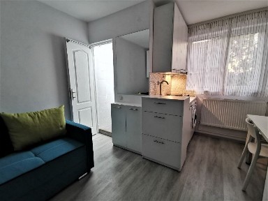 Închiriez Garsoniera Proprietar direct metrou 1 Decembrie 5min etaj 3