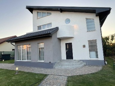 Inchiriez casa noua 7 Noiembrie / Nordului (panouri solare si AC)