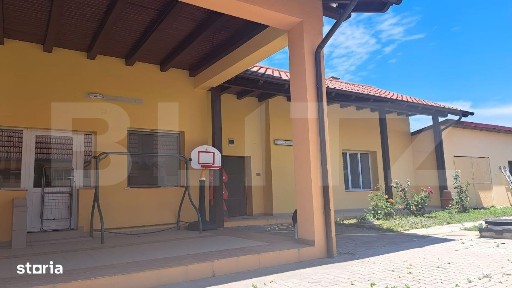 Casa 500 mp, spatiu comercial 122 mp, teren 7900mp - Botiz