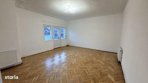 Casa 4 camere 130mp+400mp teren zona Spitalul Judetean