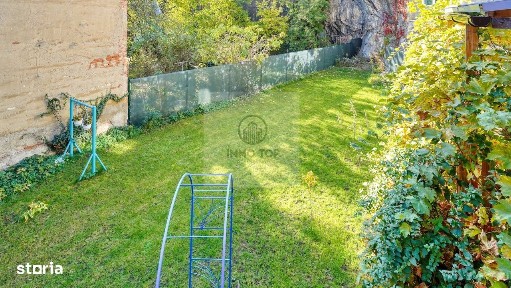 Închiriez casă în Centrul Brasovului/ curte privata