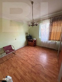 Casa de vanzare, cu 3 camere, doua bucatarii+teren in Simeria