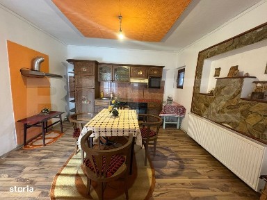 Vand casa cu 4 camere in Orastioara de Jos