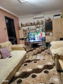 Apartament de vanzare, cu 2 camere, spatios si complet renovat, zona B