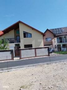Casa de vanzare cu 5 camere, 200 mp, zona Micro 3