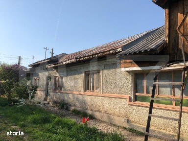 Casa individuala 4 camere, teren 4400 mp, Lazuri