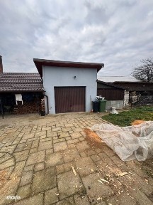 Casa renovata cu teren 600 mp, garaj si anexe - Posta, aproape de Ba