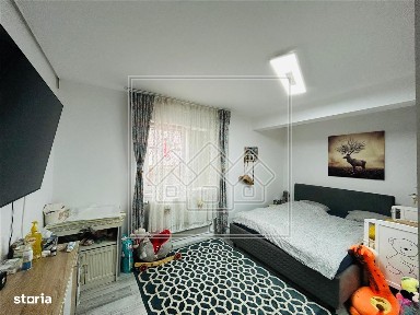 Apartament 3 camere, mobilat, utilat, curte proprie, 2 parcari