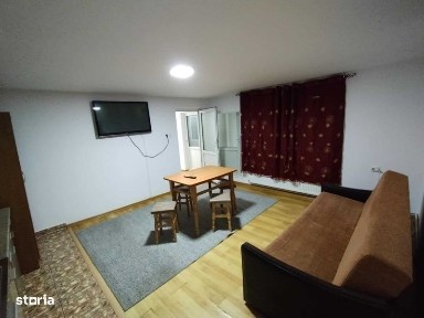 Inchiriez apartament
