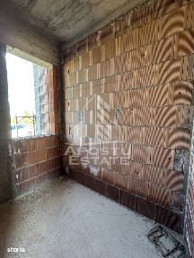 Duplex cu 3 camere, bucatarie separata, toate utilitatile, la asfalt.