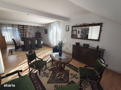 De vânzare - Apartament spațios pe două niveluri, peste 200 mp