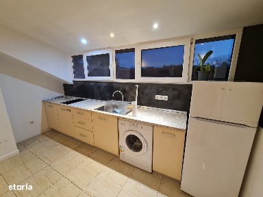 Inchiriez ap. 2 camere Central Piata Mare. Incalzire și apa inclusa.