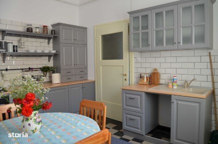 Apartament in casa, 4 camere, Central Brasov, zona deosebita