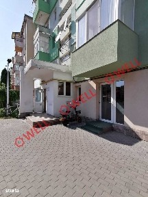 Apartament cu 3 camere de vânzare pe strada Dozsa György!