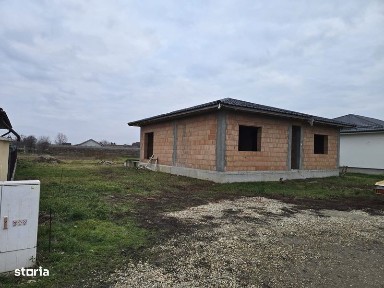 Vand casa 150mp in Martinesti pe o str.linistita cu toate utilitatile