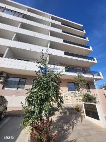 Garsonieră modernă cu loc de parcare de închiriat zona Mamaia-Sat