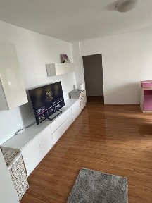 Vând apartament cu 3 camere