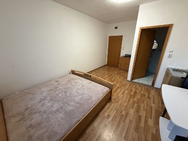 Garsoniera de închiriat