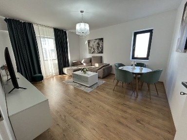 Apartament de închiriat. (Zona Parcul Carol)