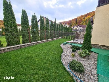 Casa tip duplex, D+P+M, 4 camere, 2 bai, beci, terasa, loc de parcare.