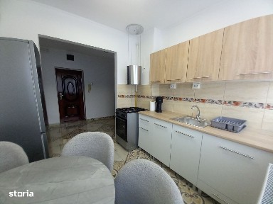 Bd. Bucuresti - Mc. Donald s, apartament 2 camere, decomandat!
