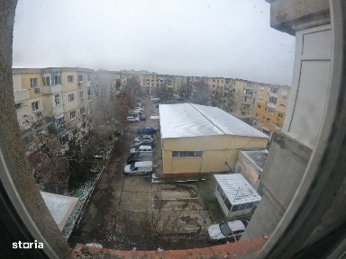 Oportunitate de Investitie: Apartament cu Doua Camere decomandat