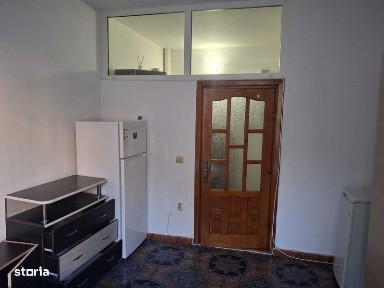 Inchiriez garsoniera