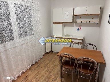 Apartament de închiriat 3 camere| etaj 3| zona Cetate