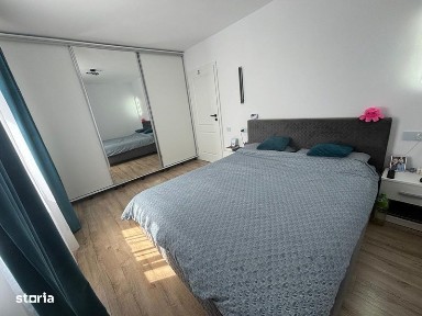 Inchiriez apartament la casa