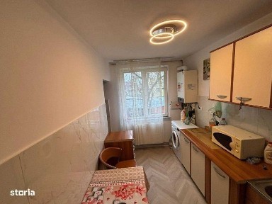 Inchiriere apartament 2 camere central renovat modern parchet centrala