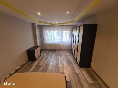 CHIRIE apartament 3 camere, et.2, Arena Mall Bacau