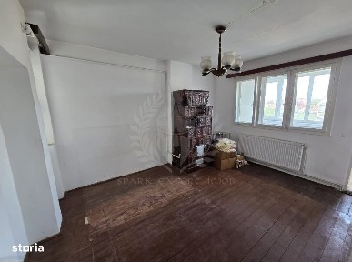 4 CAMERE // ZONA CENTRALA // CENTRALA PROPRIE // BOXA