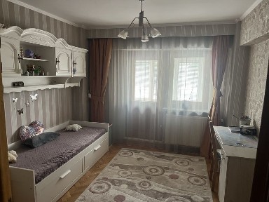 Inchiriez apartament 3cam. Botosani zona Hotel Rapsodia