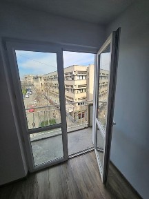 Proprietar-închiriez Ap 2 camere, centru, renovat NOU-Minim 6 luni