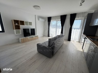 3 CAMERE//CARTIER VAMT//PET FRENDLEY