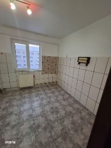 Vanzare Apartament 4 camere. Caransebes