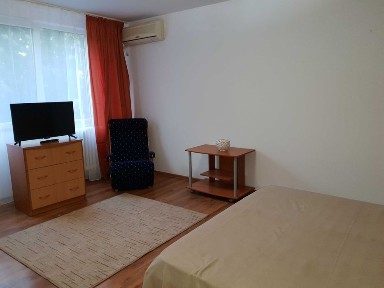 Proprietar inchiriez garsoniera et3/4