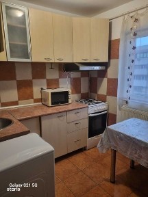 Inchiriez apartament