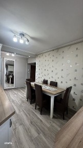 Apartament 3 camere, etaj 2, strada Eroilor