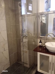 Vand imobil format din 2 apartmente