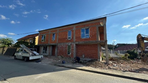 Constructie noua de vanzare