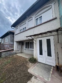 Casa de vanzare! Strada Mihai Eminescu!