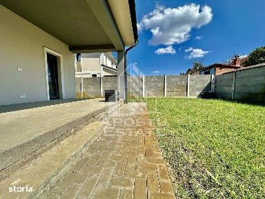 Duplex alipit cu 4 camere situat in vatra satului din Giroc