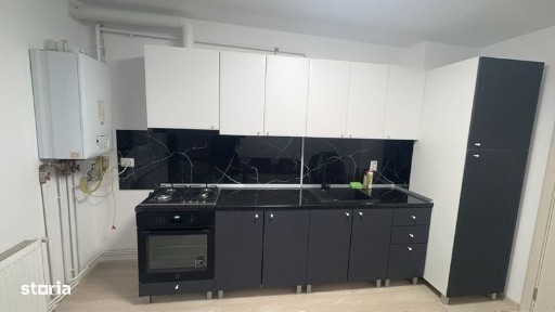 Inchirieriez apartament, 1 mai, 3 camere, etajul 1