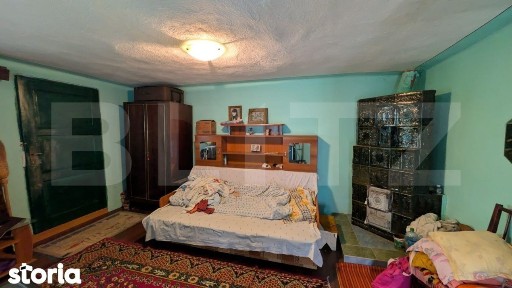 Gheboieni proprietate de renovat- 1100 mp, liniste si intimitate