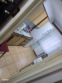 Proprietar - Vand apartament 2 camere semidecomandat - etaj 1/4 -Crang